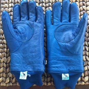 Blue Saranac ski gloves Mens medium-very snug fit at fingers especially